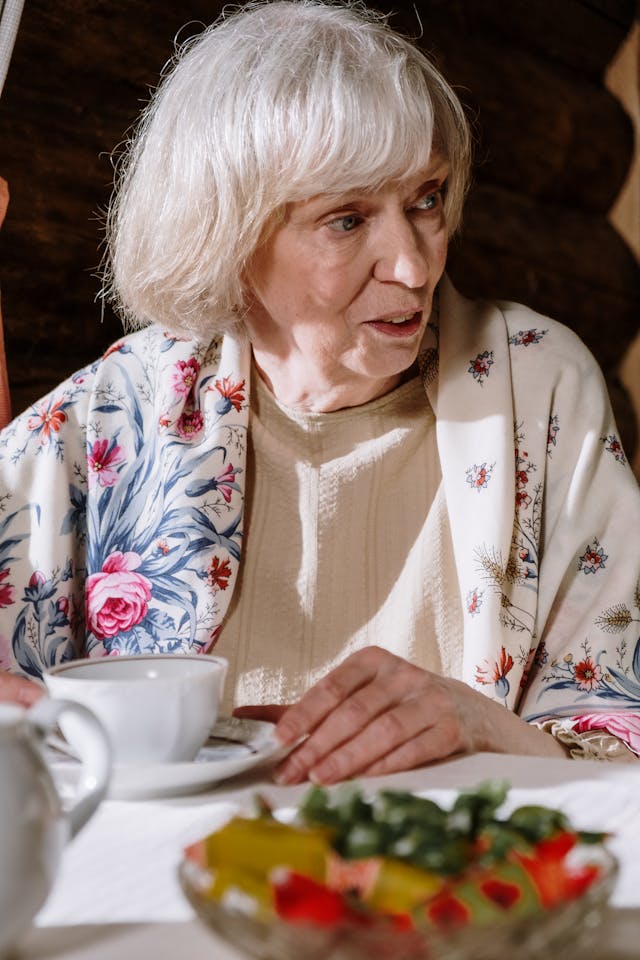 woman-with-cup-tea